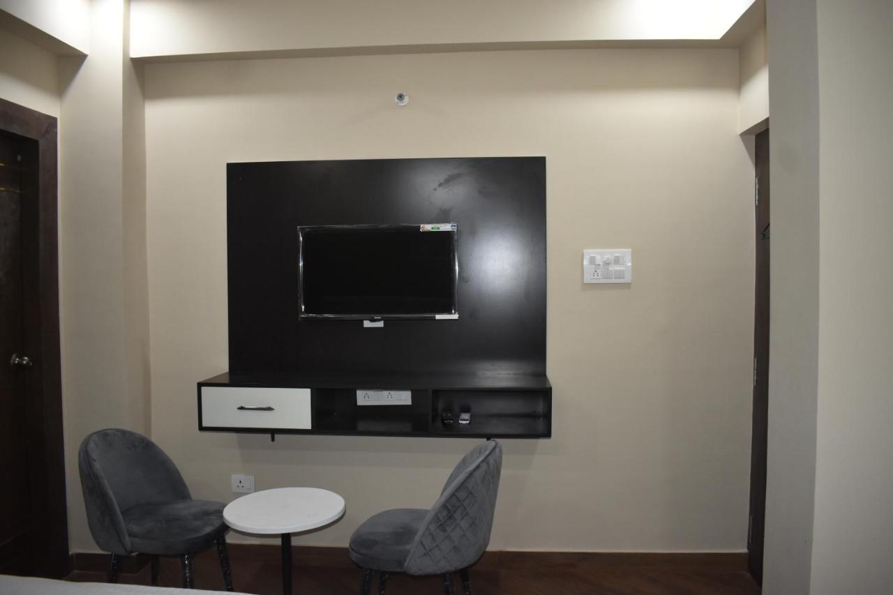 Hotel Lilac Doors Patna  Zewnętrze zdjęcie